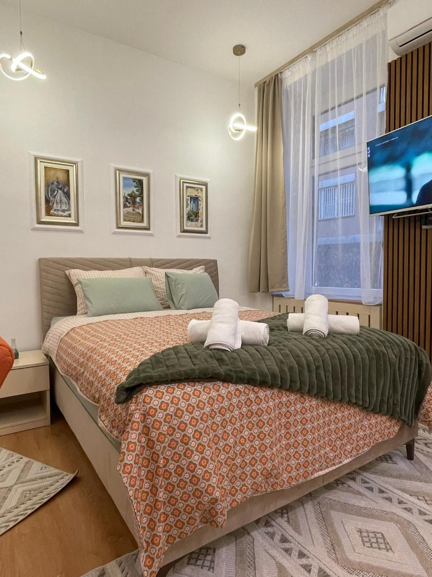 Begonia Apartment
